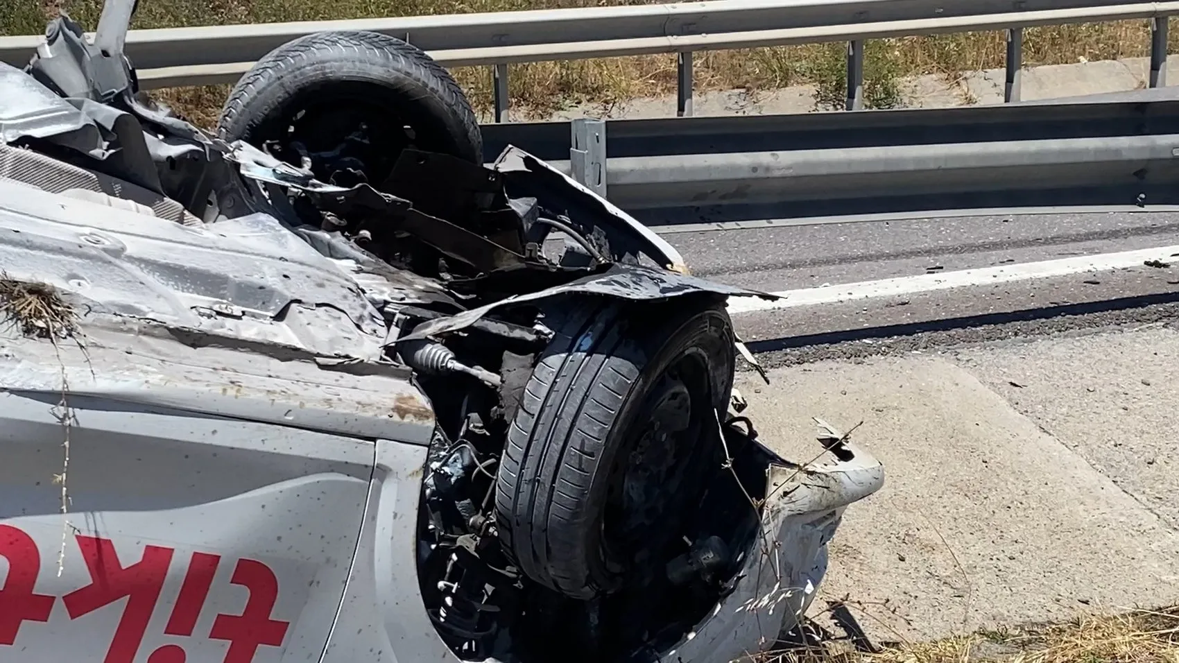 Başakşehir'de kontrolden çıkan otomobil takla attı