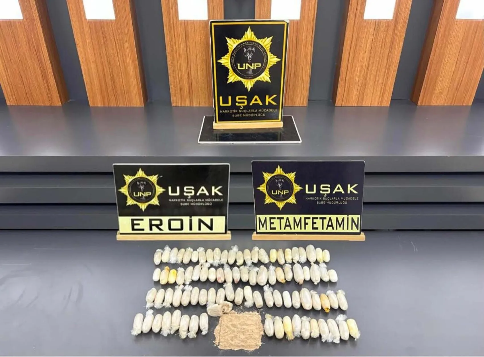 Uşak’ta polisin durdurduğu araçtan çıkanlar şoke etti