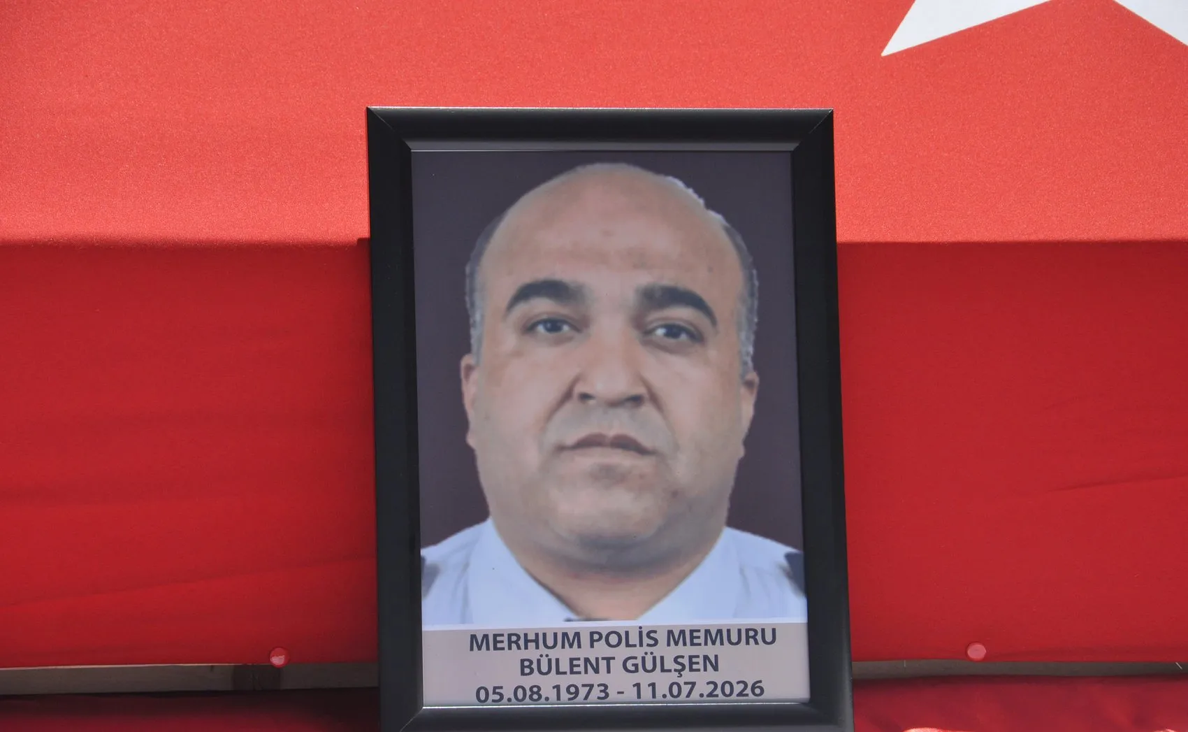Evladından aldığı karaciğerle yaşama tutunamayan polis memuru hayatını kaybetti