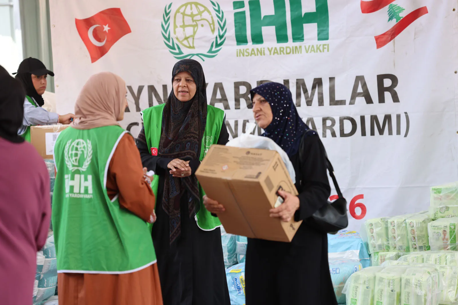 Lübnan’da evsiz kalan binlerce aile için yardım köprüsü kuruldu