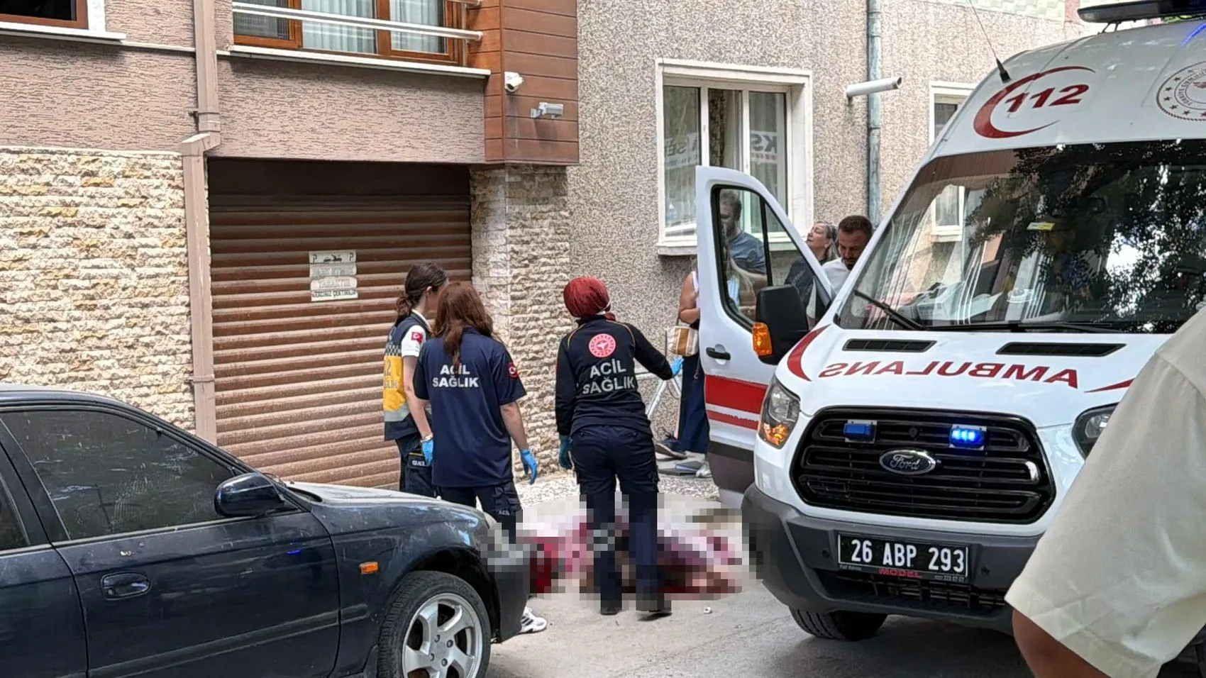 Eskişehir’de pencere faciası Yaslandığı korkuluk kopunca yere çakıldı