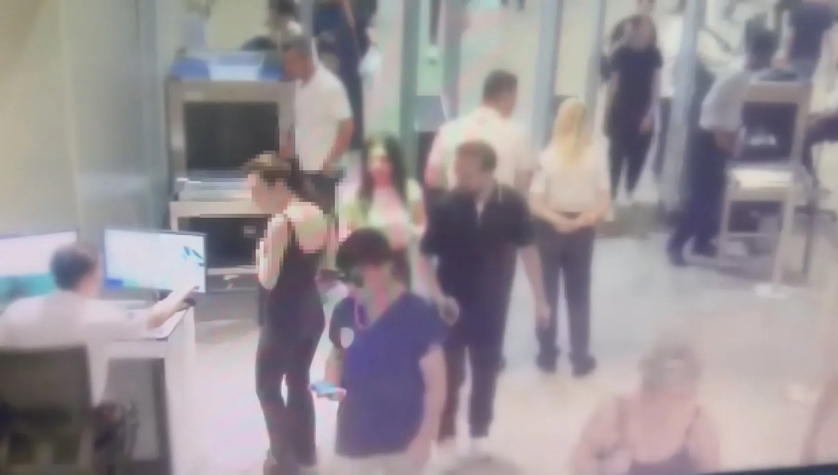 AVM girişinde yakalandı Çantasında 606 mermiyle yakayı ele verdi