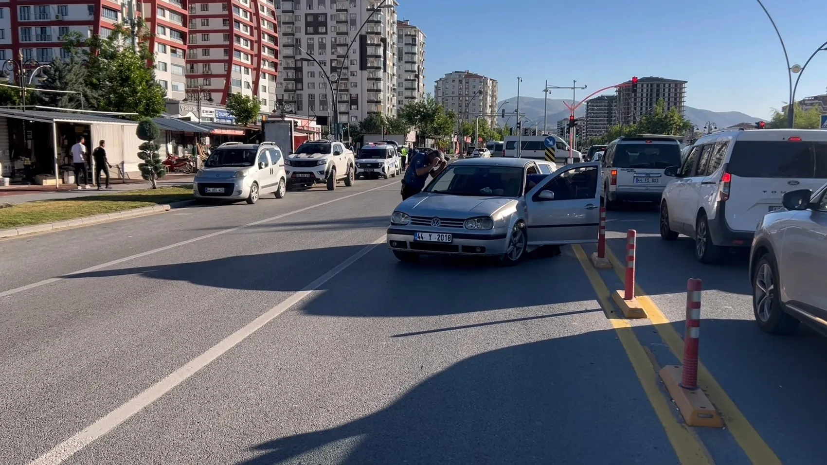 Malatya'da yaya geçidinde can pazarı