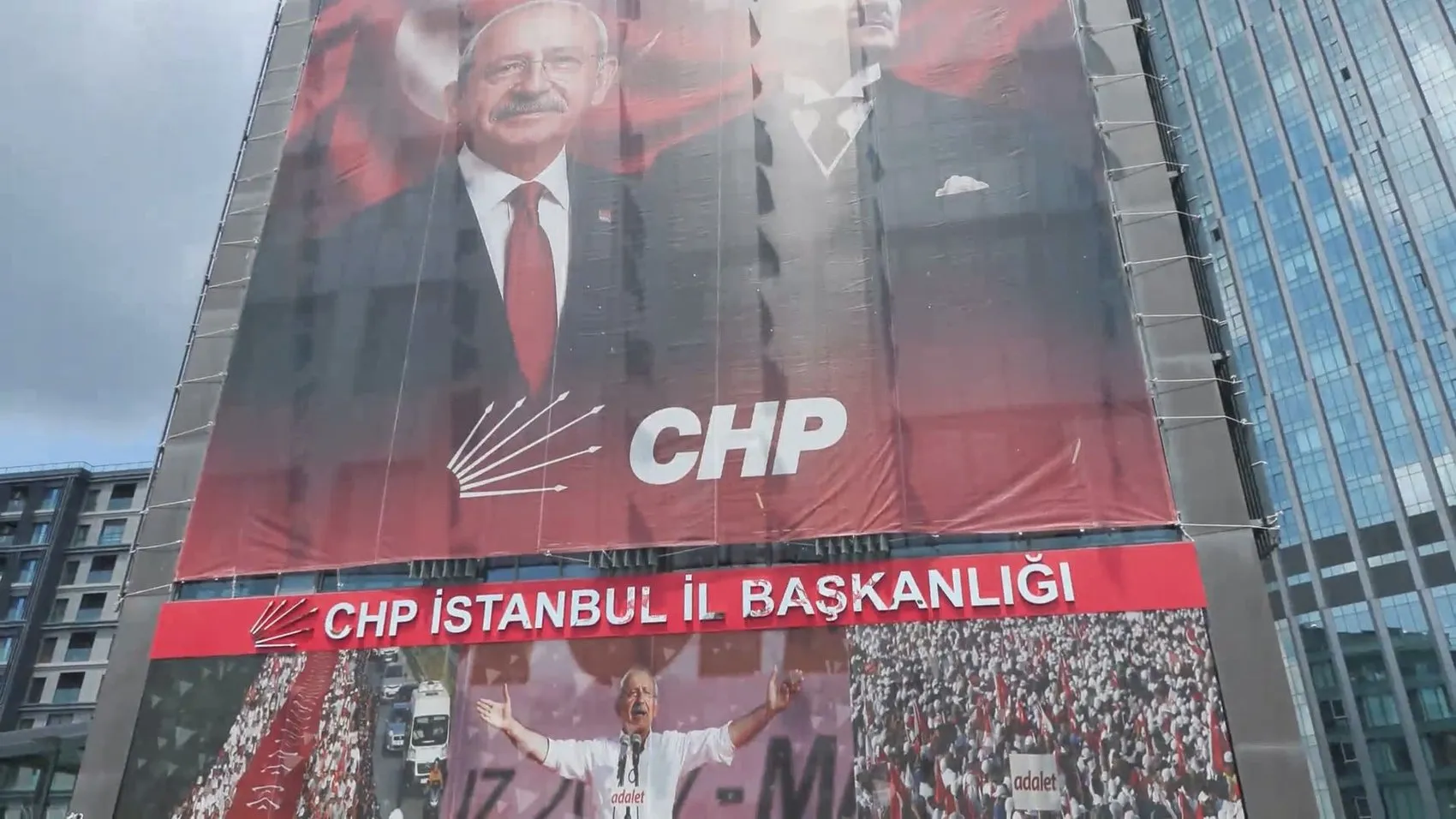 Gürsel Tekin İstanbul'daki kirli tezgahları işaret etti