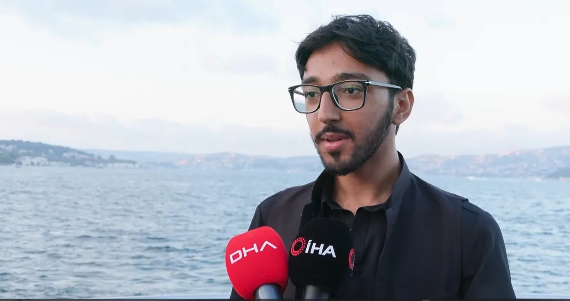 Dünya gençleri Türk kültürünü İstanbul Boğazı’nda uğurladı