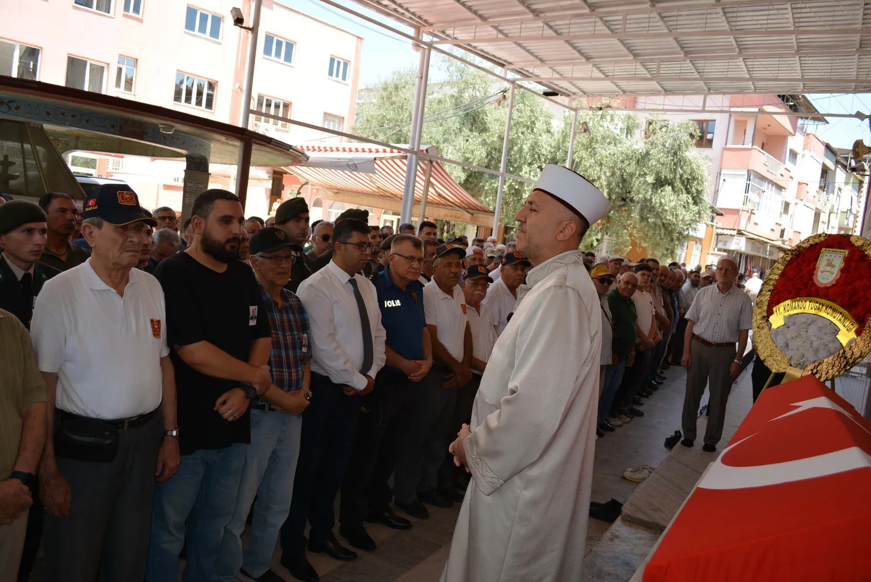 Kıbrıs gazisi Fikret Yavuz son yolculuğuna uğurlandı