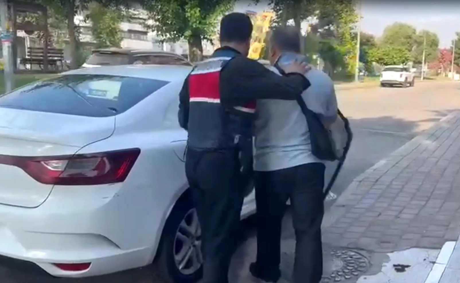 Nüfus müdürlüğünde sahtecilik çetesine büyük operasyon