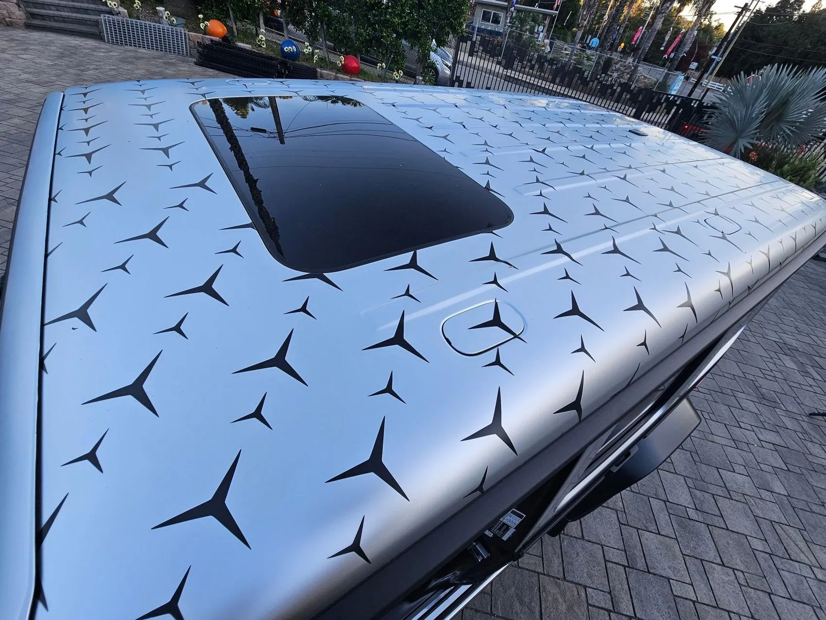Çakma kitlerle Mercedes'ini modifiye eden adam büyük zarar etti