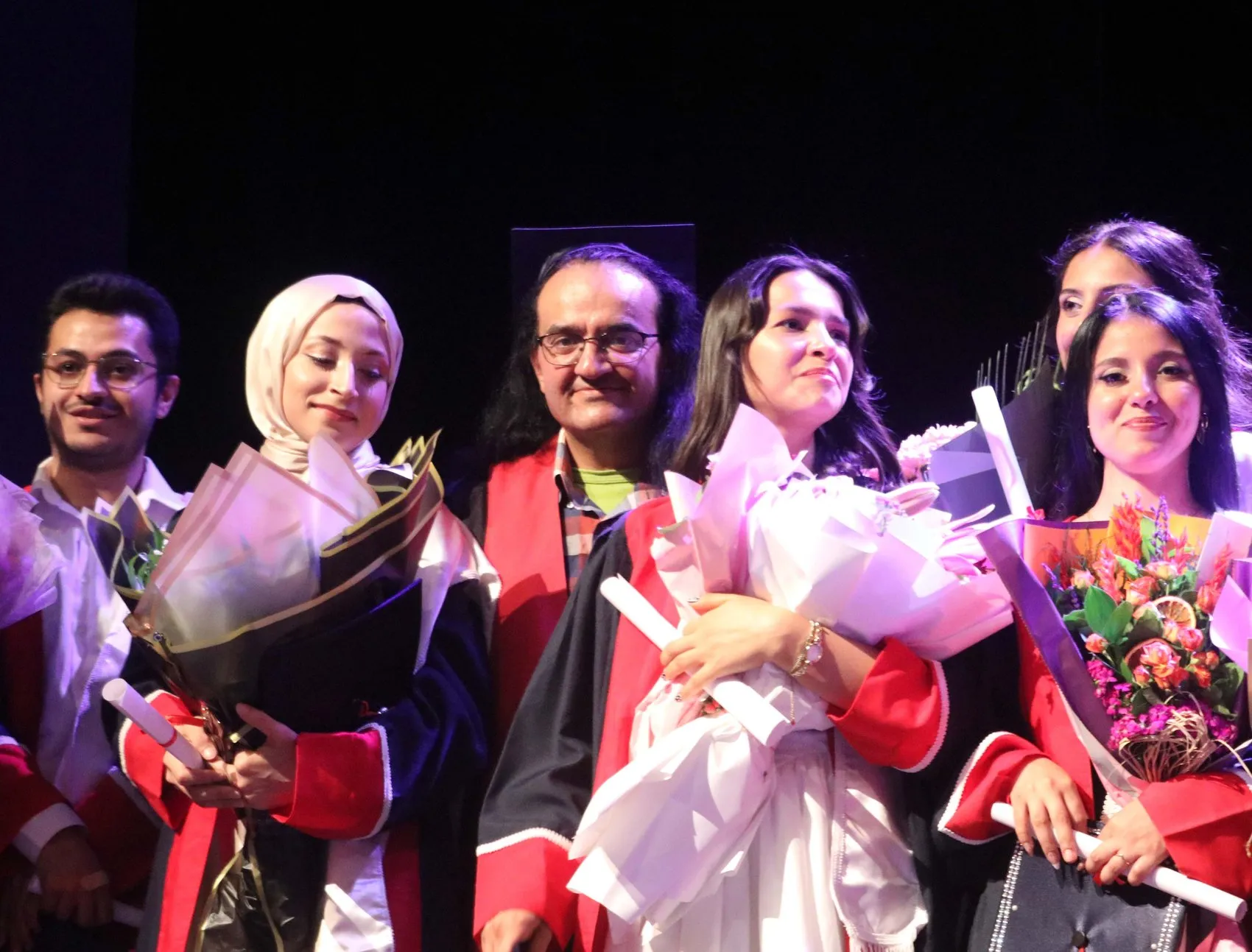 48 yaşındaki Ali İslam üniversiteleri birincilikle bitiriyor
