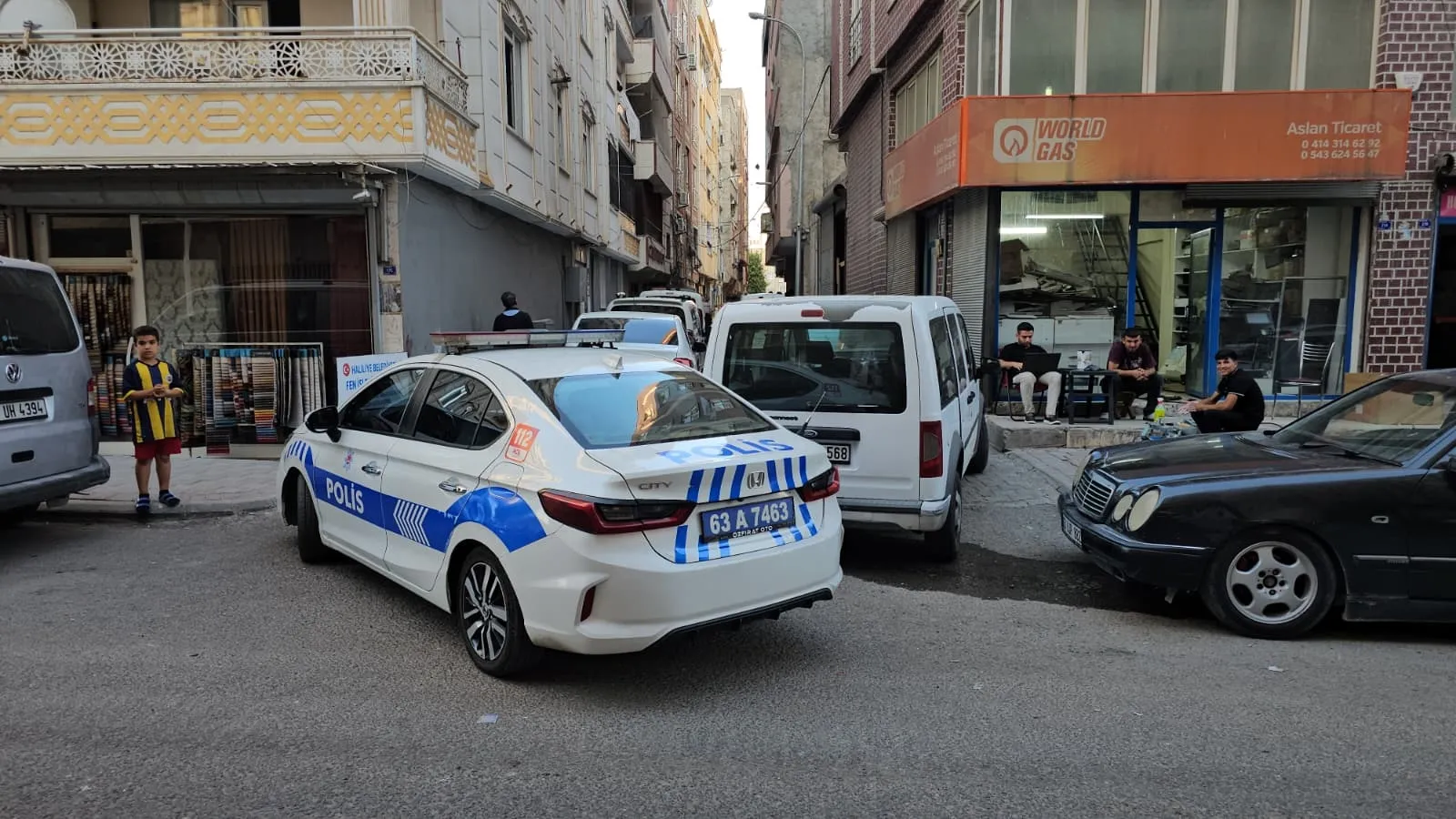 Şanlıurfa'da komşularının kokudan fark ettiği kadın evinde ölü bulundu