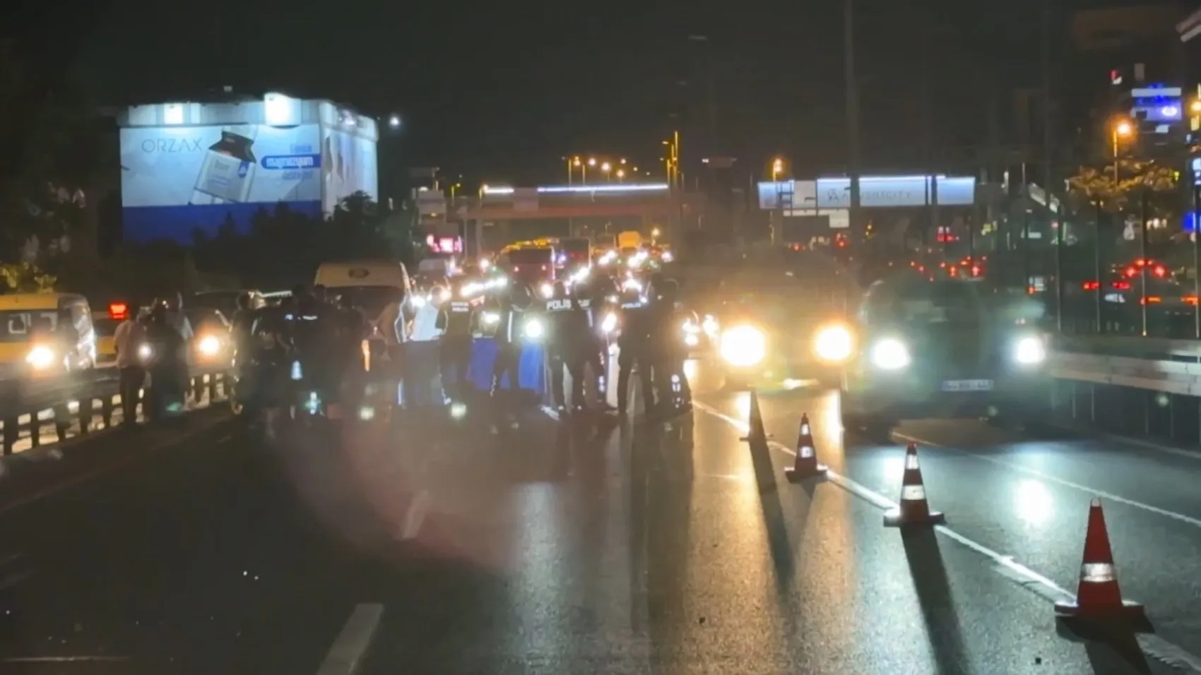 Bakırköy'de gece vakti feci kaza Bir yaya hayatını kaybetti