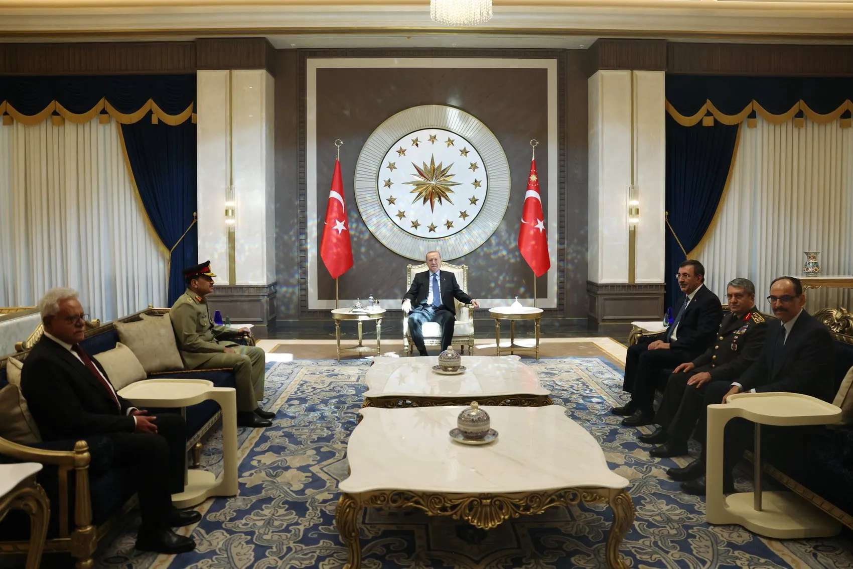 Erdoğan Pakistanlı komutanı Beştepe'de ağırladı