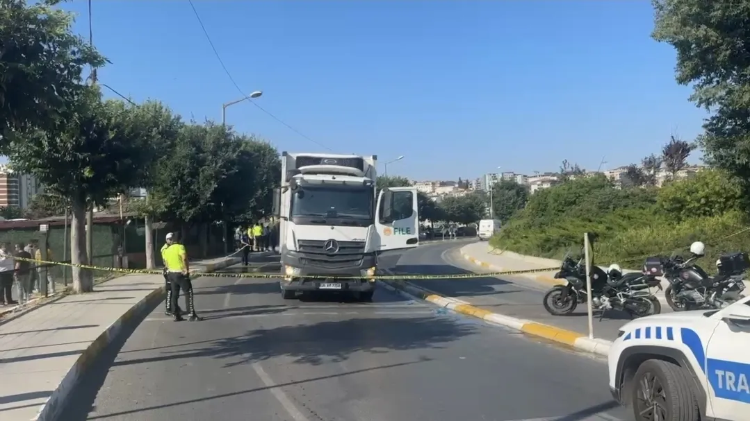 Küçükçekmece'de bir kadın kamyonun altında kalarak can verdi