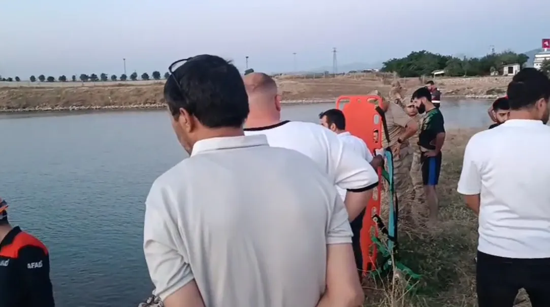 Elazığ’da baraj gölüne giren gençten acı haber geldi