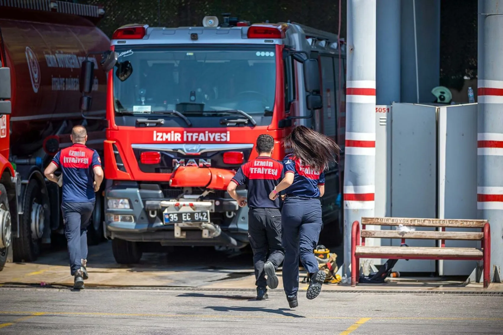 İzmir itfaiyesinin direksiyonunda o artık tek başına değil