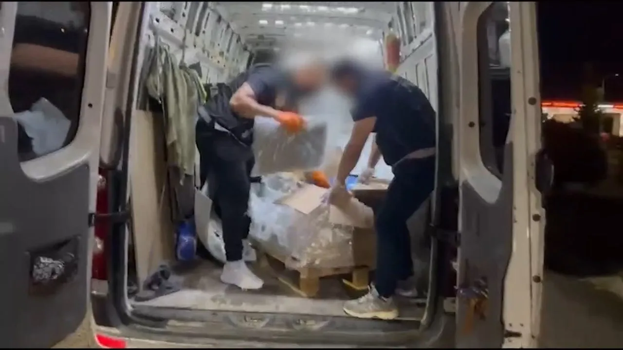 İstanbul narkotik ekiplerinden iki ilçede eş zamanlı zehir operasyonu