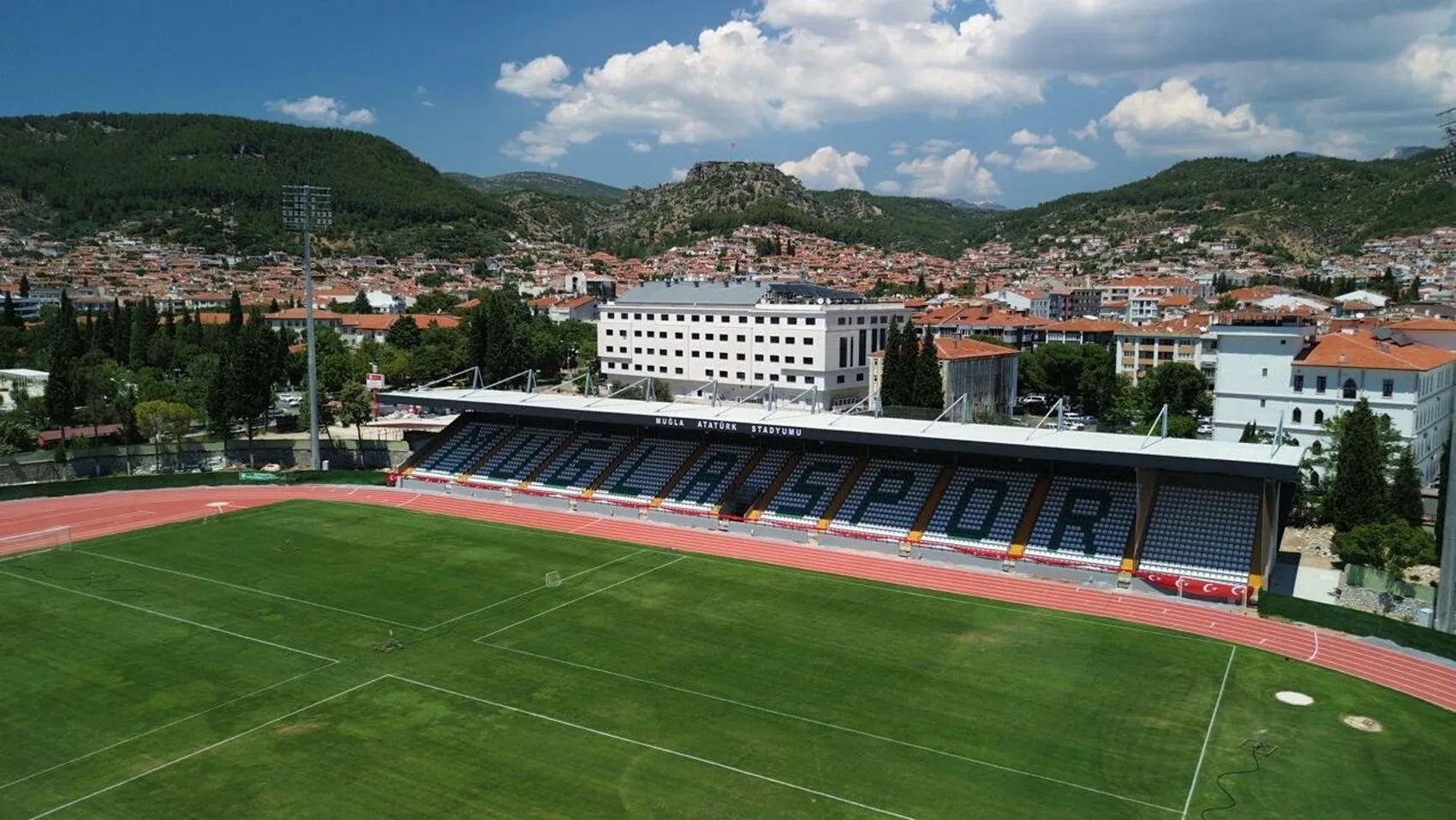 Muğlaspor taraftarı stadyumuna kavuşuyor
