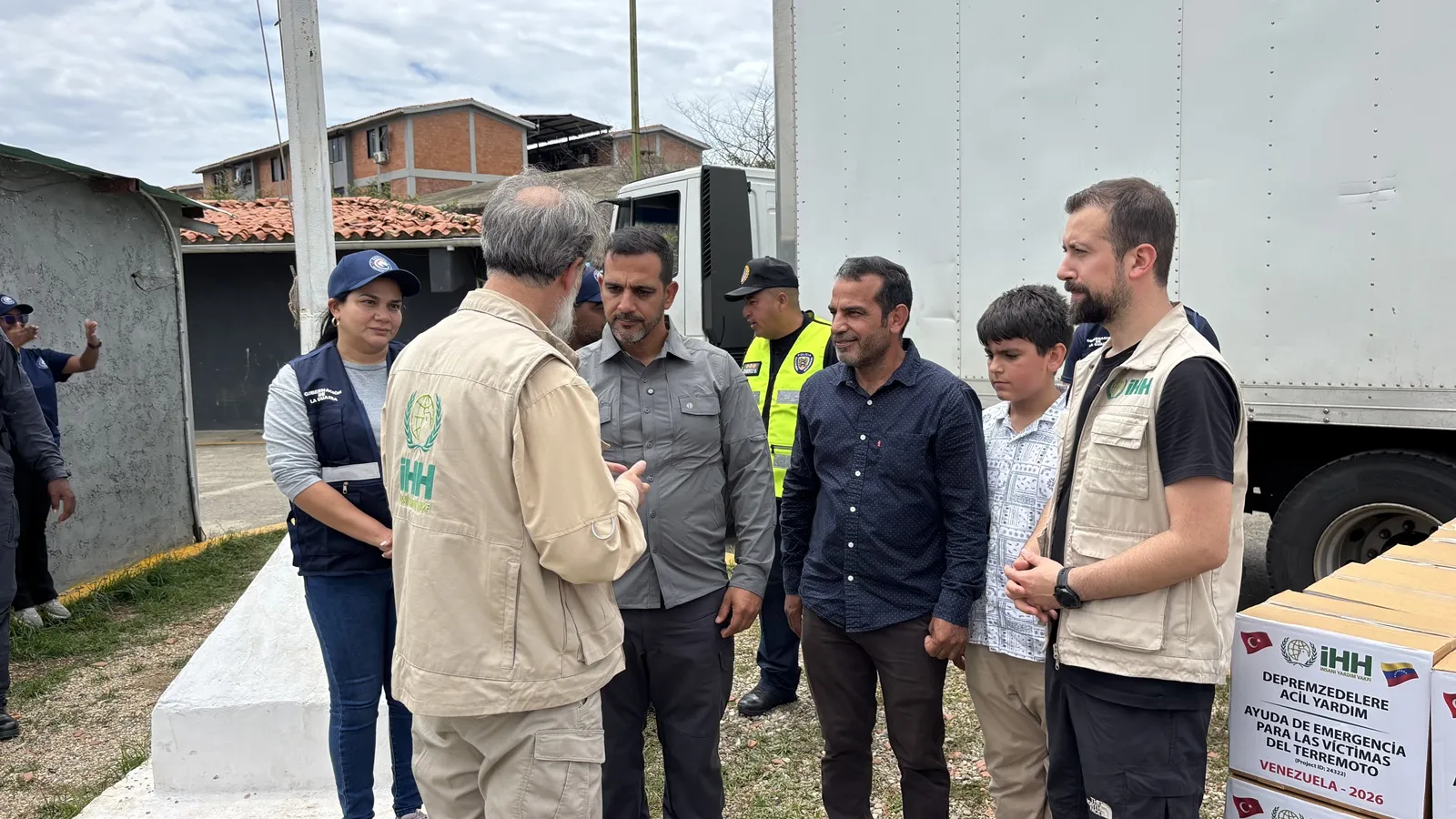 İHH Venezuela deprem bölgesinde yaraları sarıyor