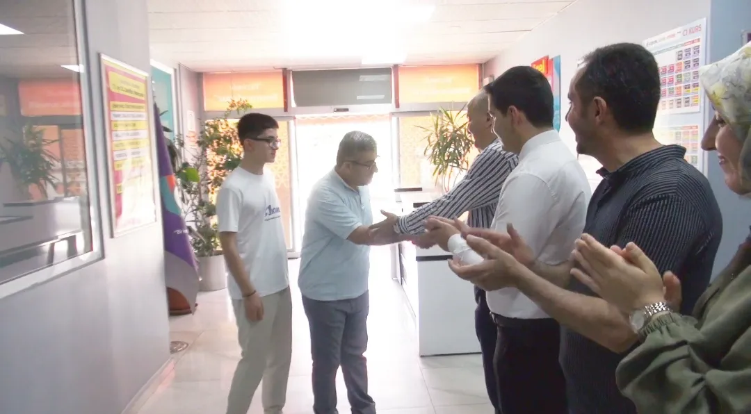 LGS birincisi Muhammed'e yarım milyon liralık başarı primi