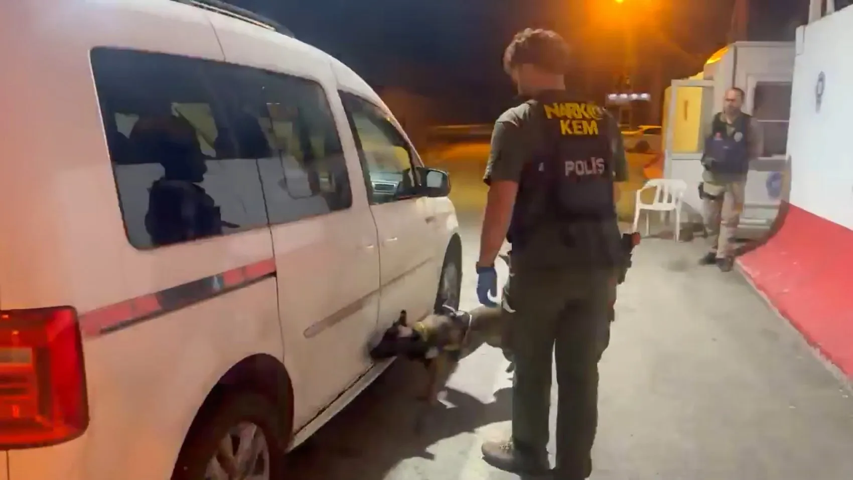 Malatya yolunda narkotik operasyonu 1 kilo uyuşturucu yakalandı