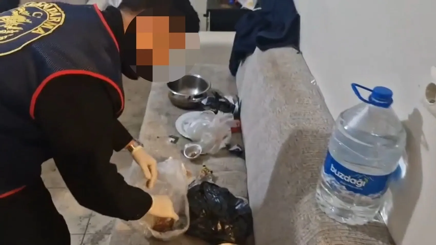 Karasu sokaklarında uyuşturucu operasyonu 7 kişi cezaevine gönderildi