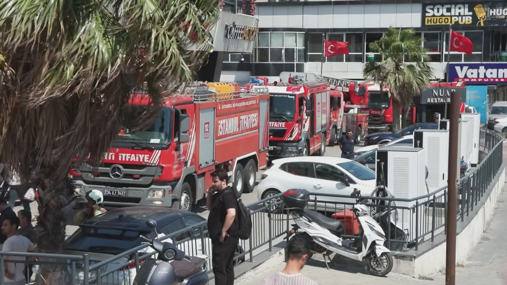 Esenyurt’ta yüksek katlı rezidansta korkutan yangın