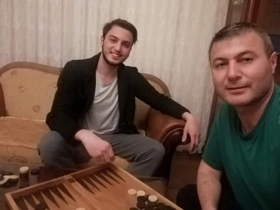 Şehit oğlunun hatıra ormanını kendi elleriyle büyütüyor