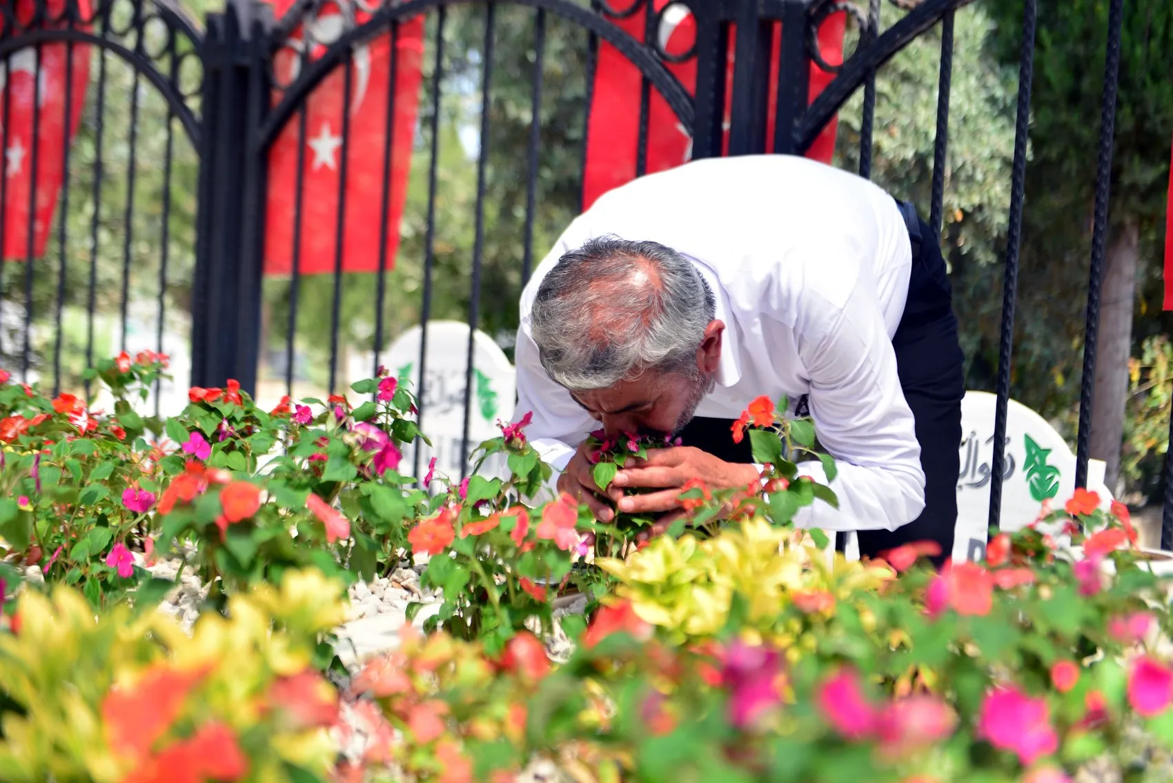 İkizlerini 15 Temmuz'da kaybeden babanın vatan vurgusu