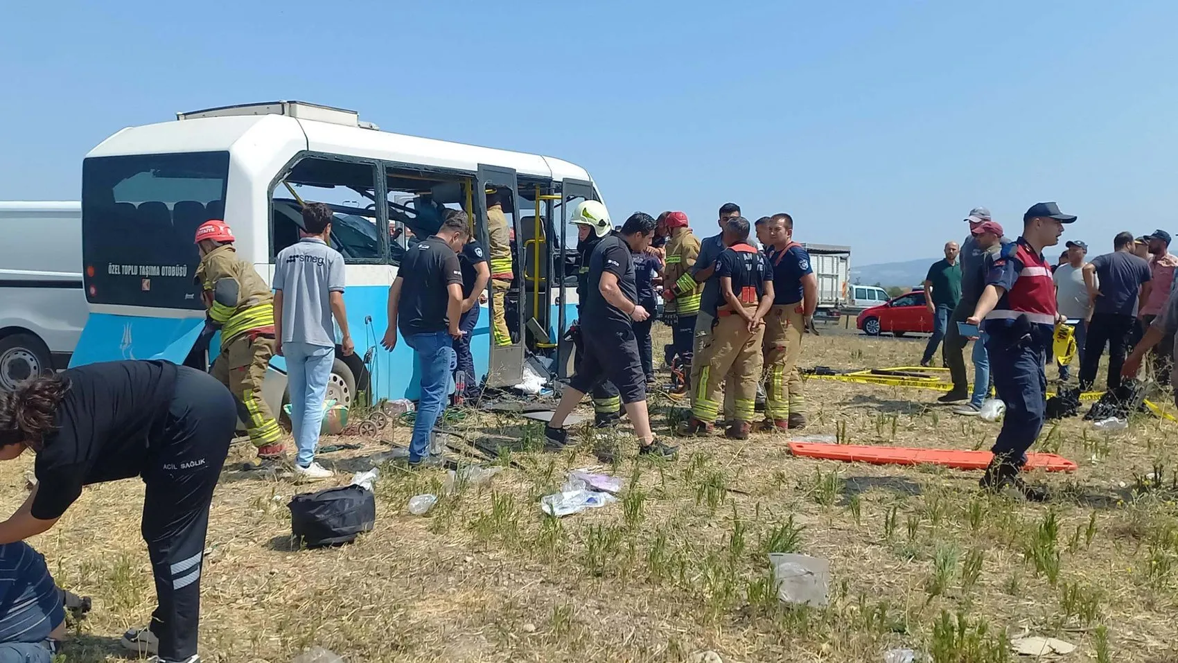 Manisa'da minibüslerin karıştığı kazada can kaybı var