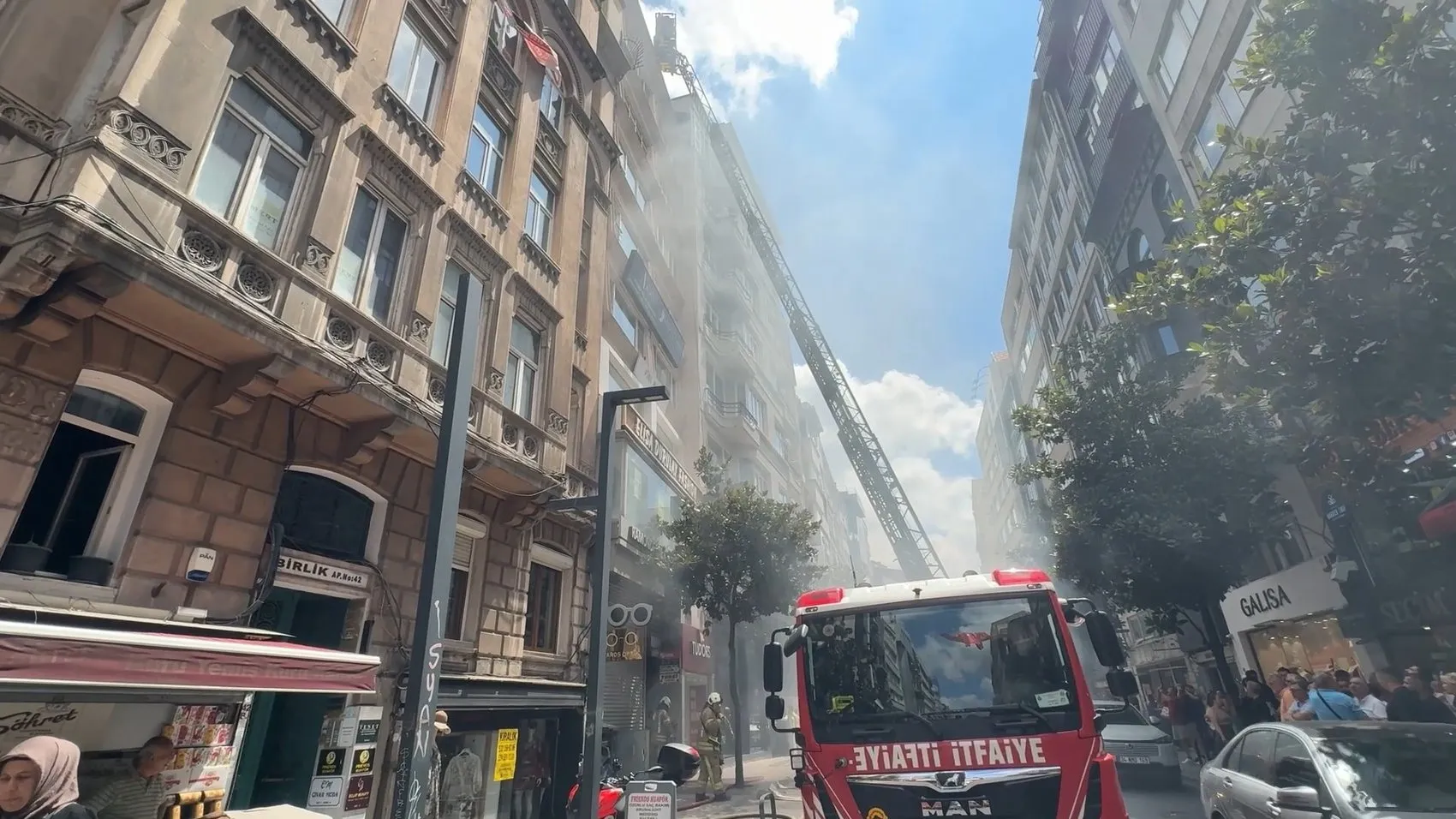 Nişantaşı’nda elektrik panosu paniği