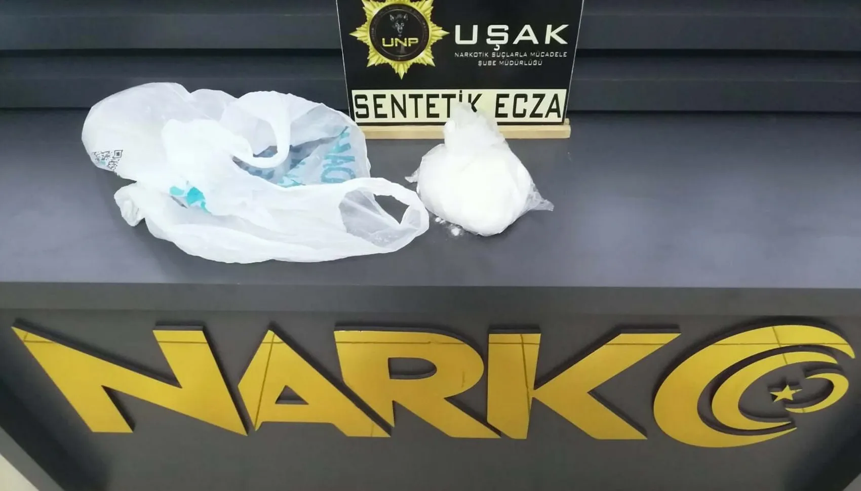 Uşak’ta polisin durdurduğu araçtan çıkanlar şoke etti
