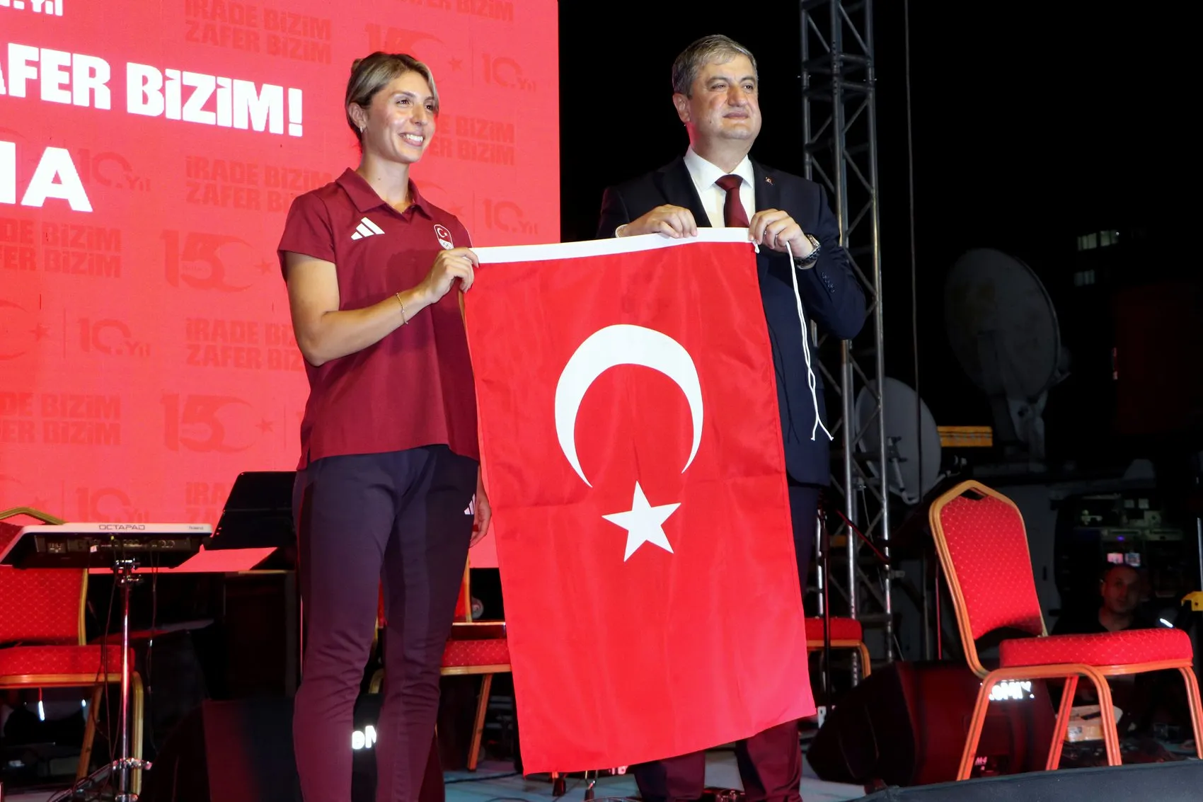 Adana 15 Temmuz için meydanlara indi