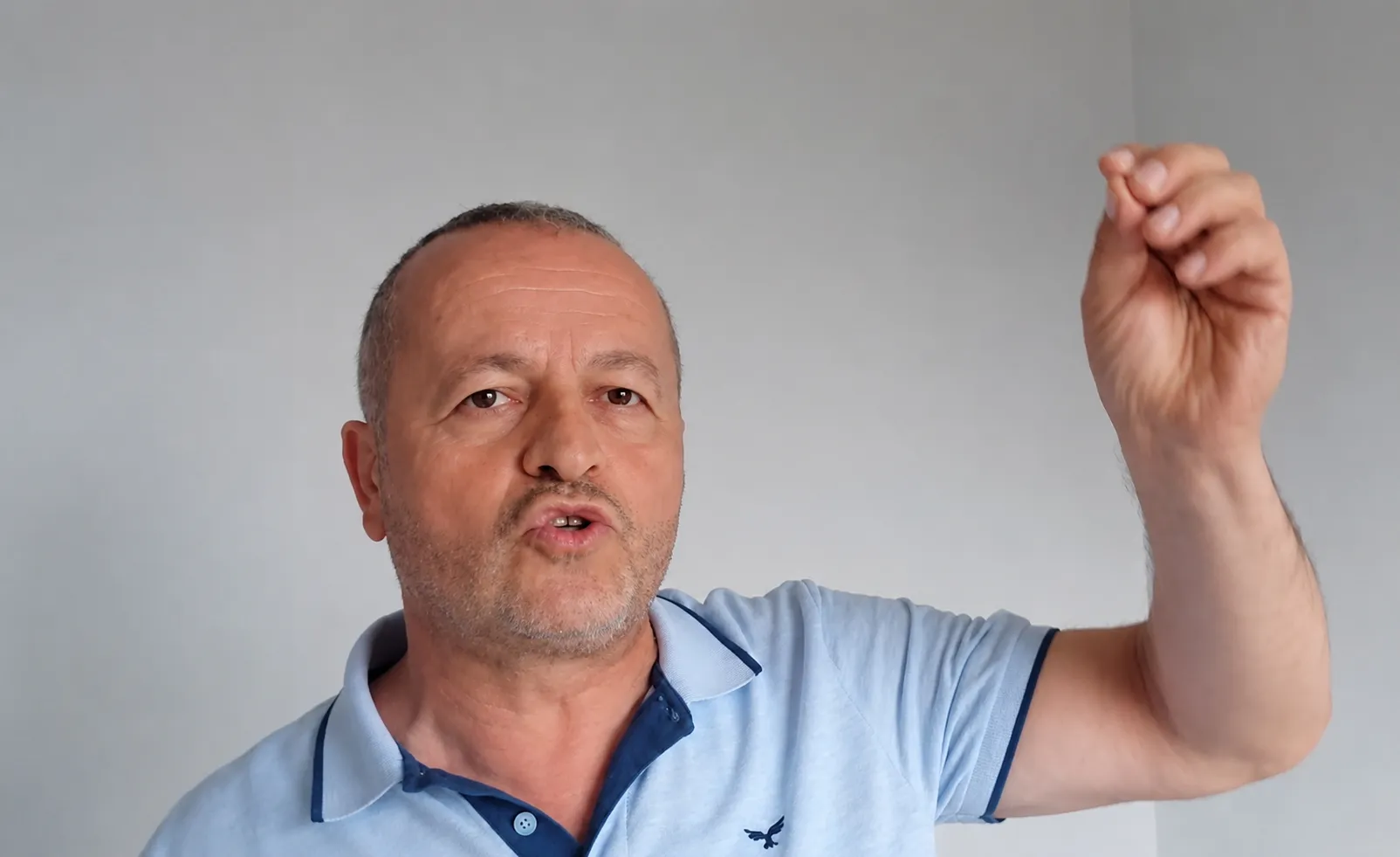 Ordu'da bir ev sahibi kuş yavruları için inşaatı durdurdu
