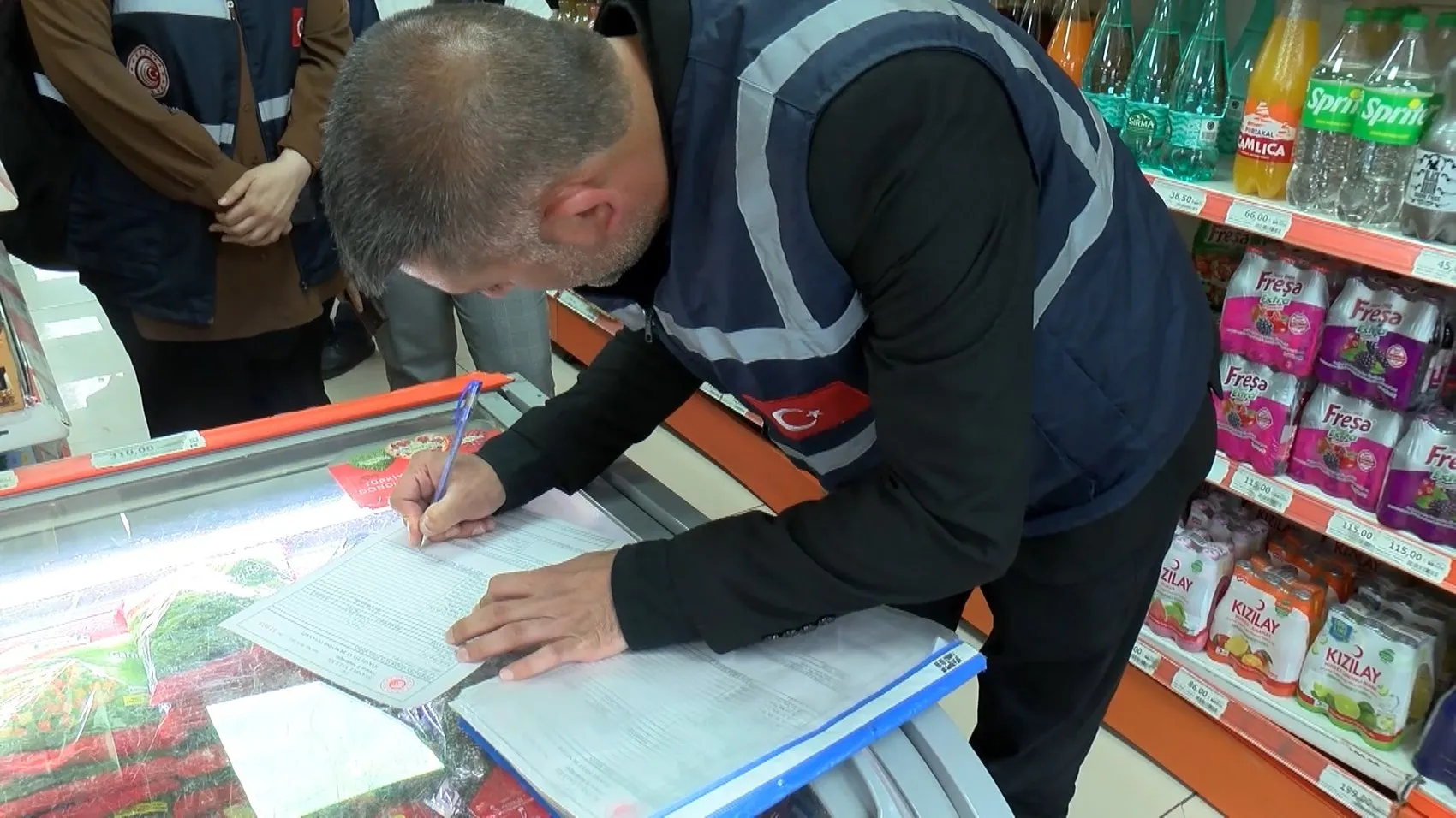 İstanbul marketlerinde etiket denetimi operasyonu başladı