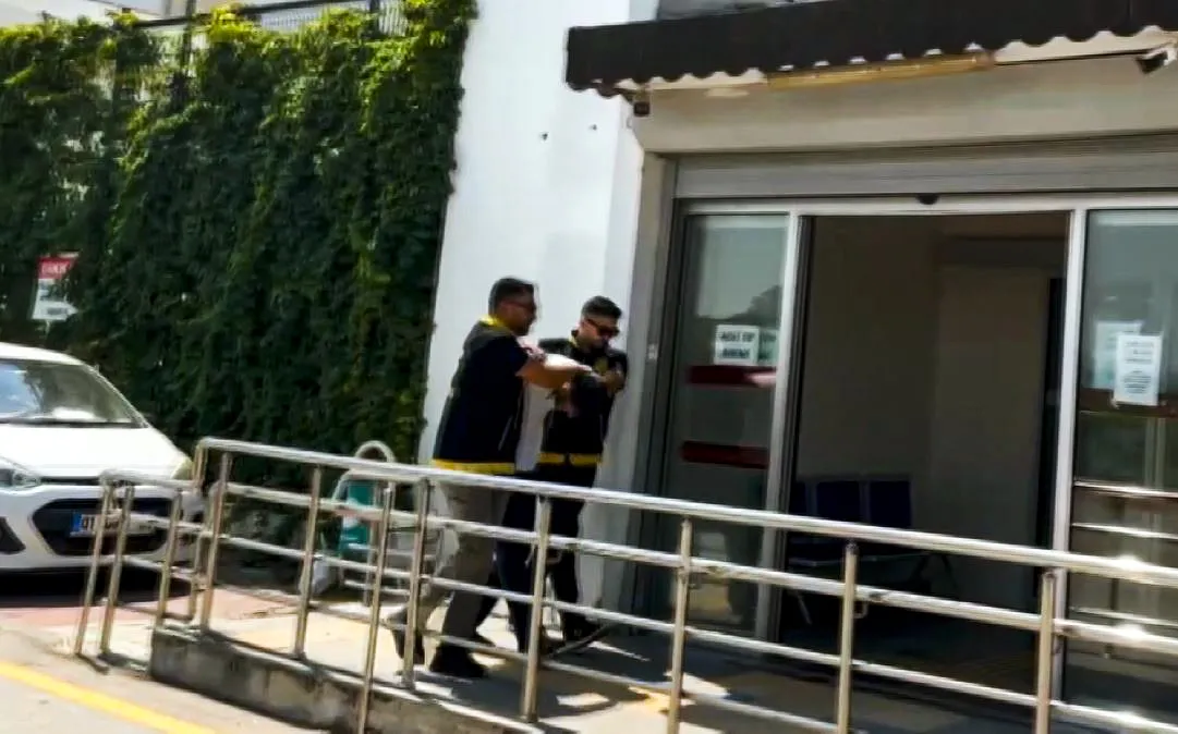 Adana'da çarşaflı saldırganı güvenlik kameraları ele verdi