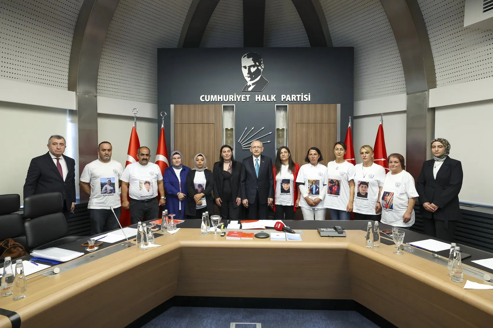 Kılıçdaroğlu ailelerin acısını dinledi