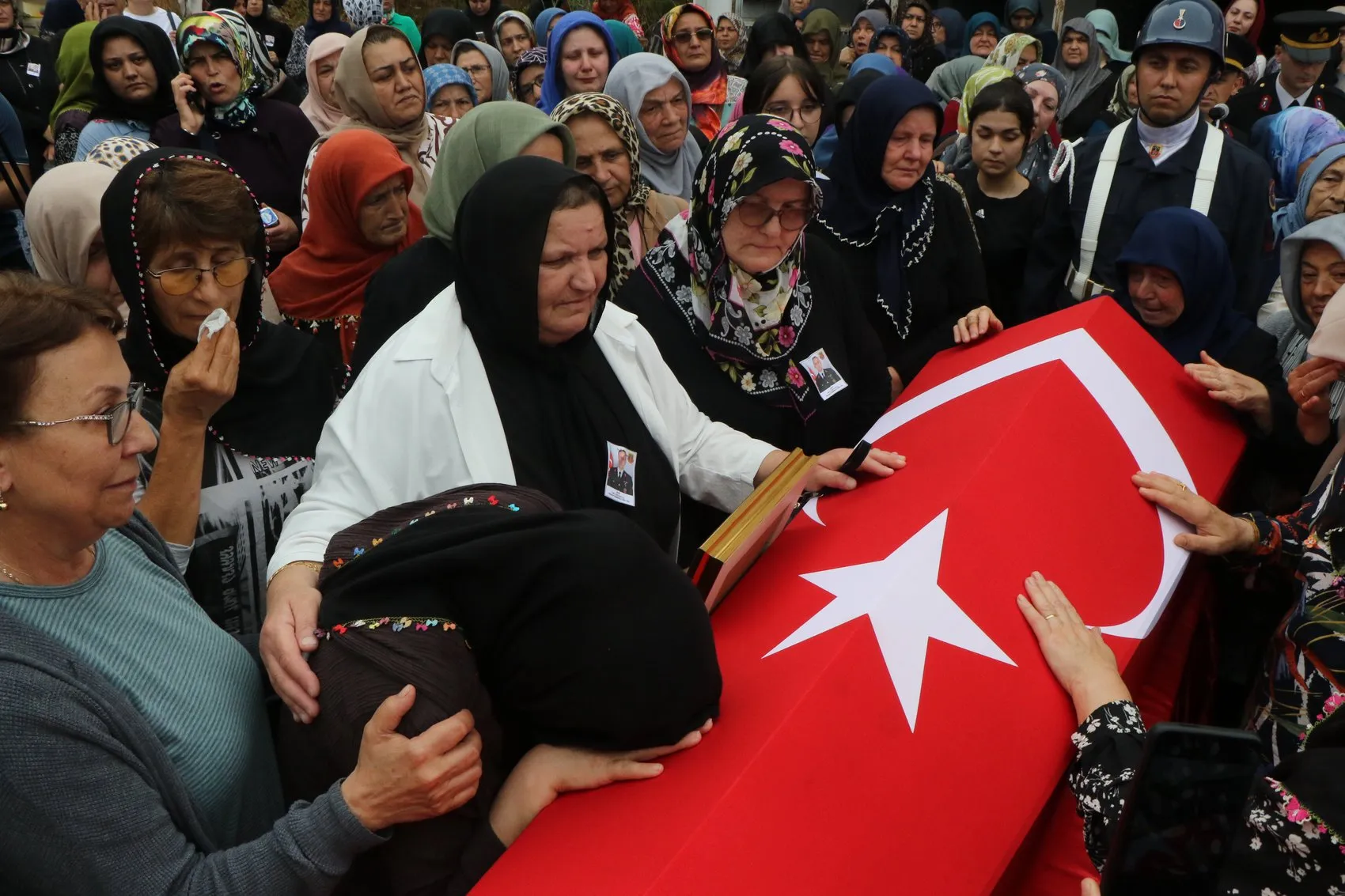 Samsun şehidini son yolculuğuna uğurladı