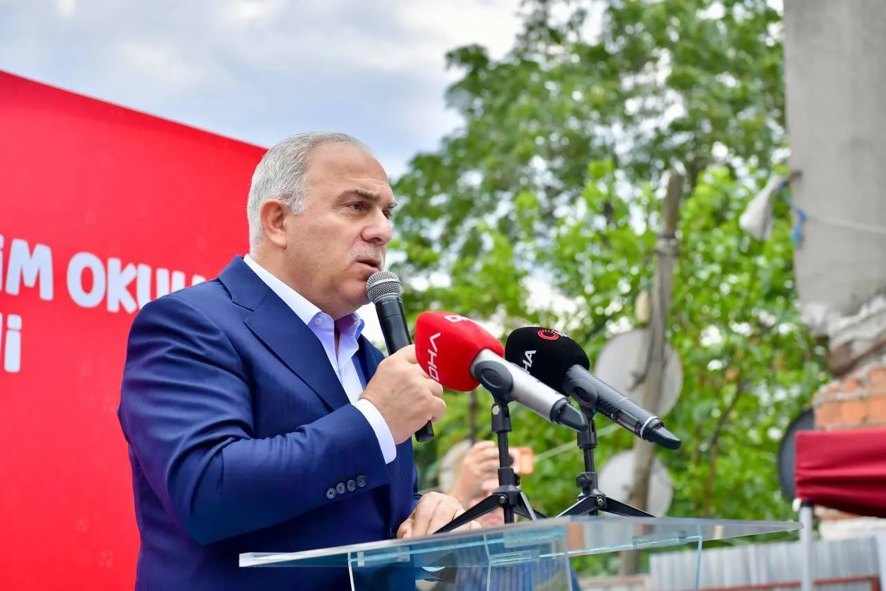 Fatih’te 900 öğrencilik yeni okul için ilk harç döküldü
