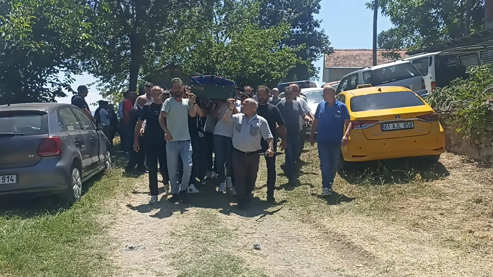 Samsun’da park halindeki tıra çarpan karı koca hayatını kaybetti