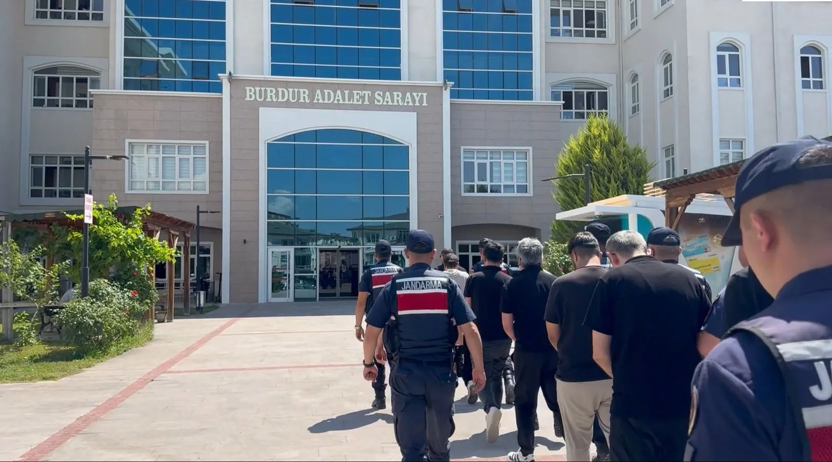 Siber çetelere 28 ilde dev operasyon 12 milyar liralık vurgun