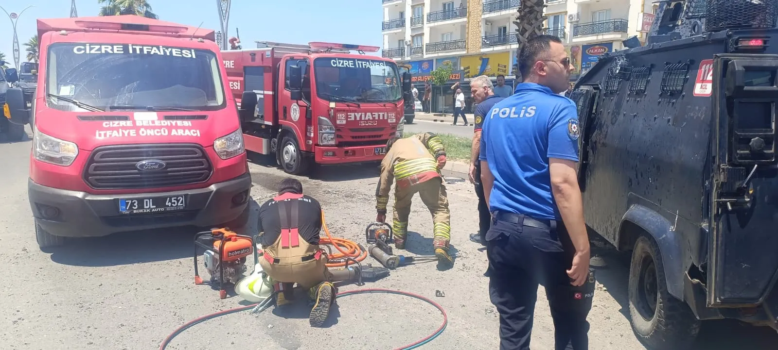 Cizre'de zırhlı aracın kaza yapması sonucu iki polis yaralandı