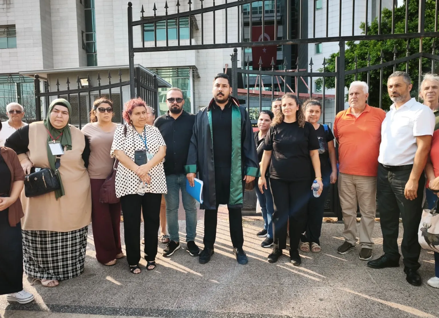 Otizmli çocuğa şiddetle suçlanan eğitmen tahliyesini istedi