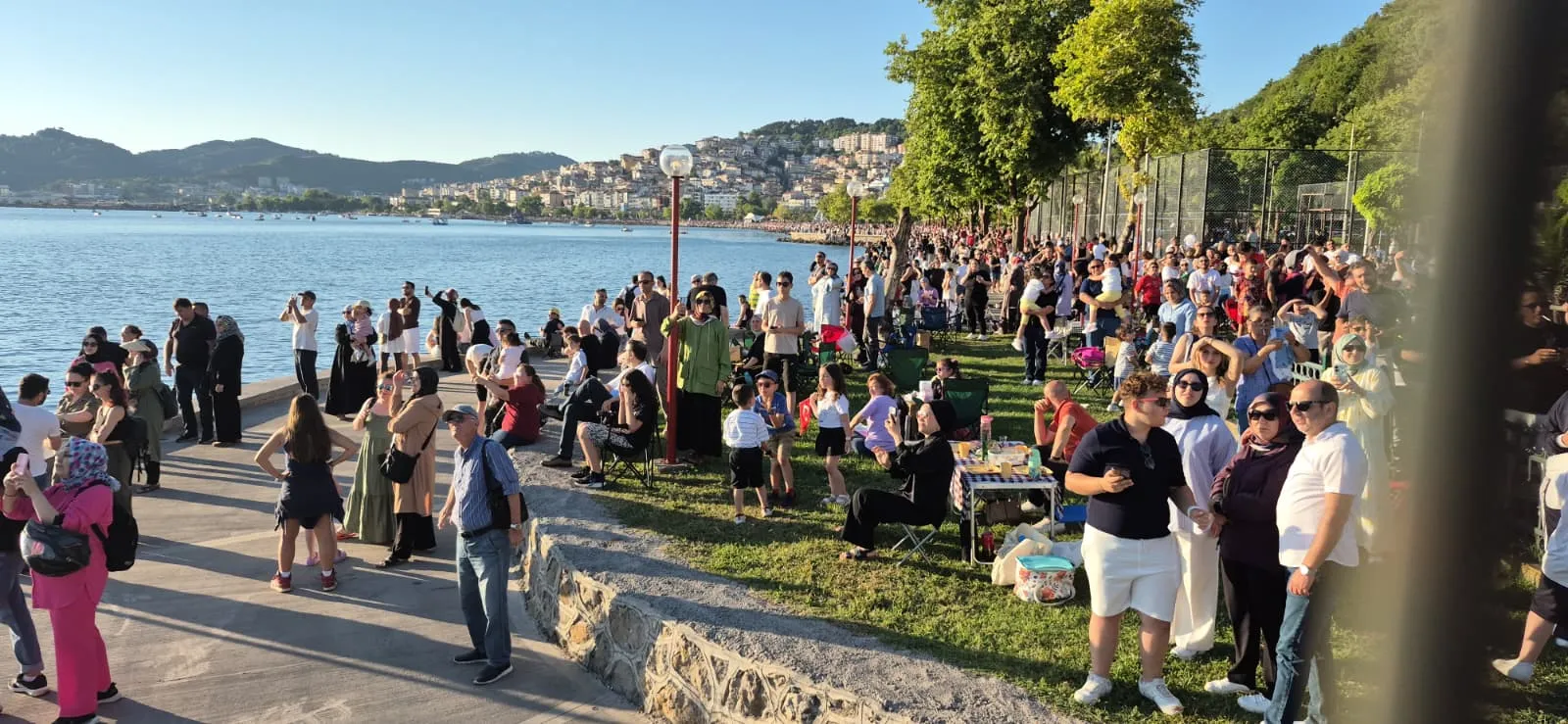 SOLOTÜRK Ereğli semalarında gösteri uçuşu yaptı