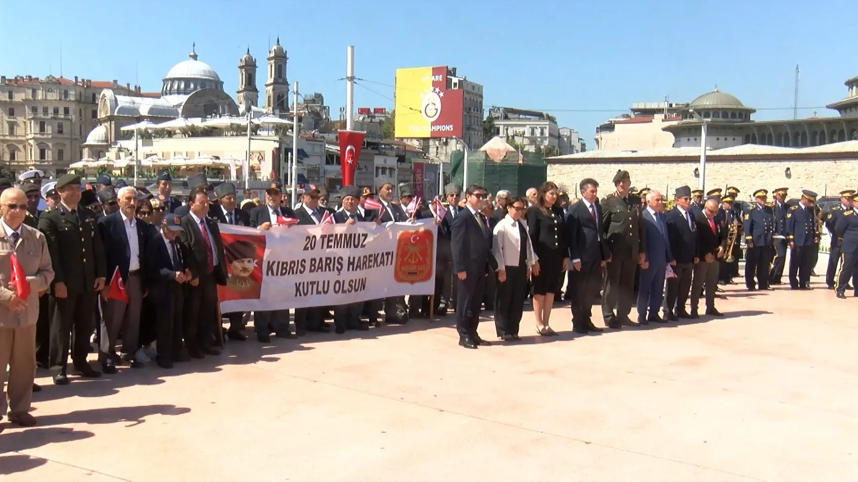 Taksim'de Kıbrıs Barış Harekatı'nın yıl dönümü kutlandı