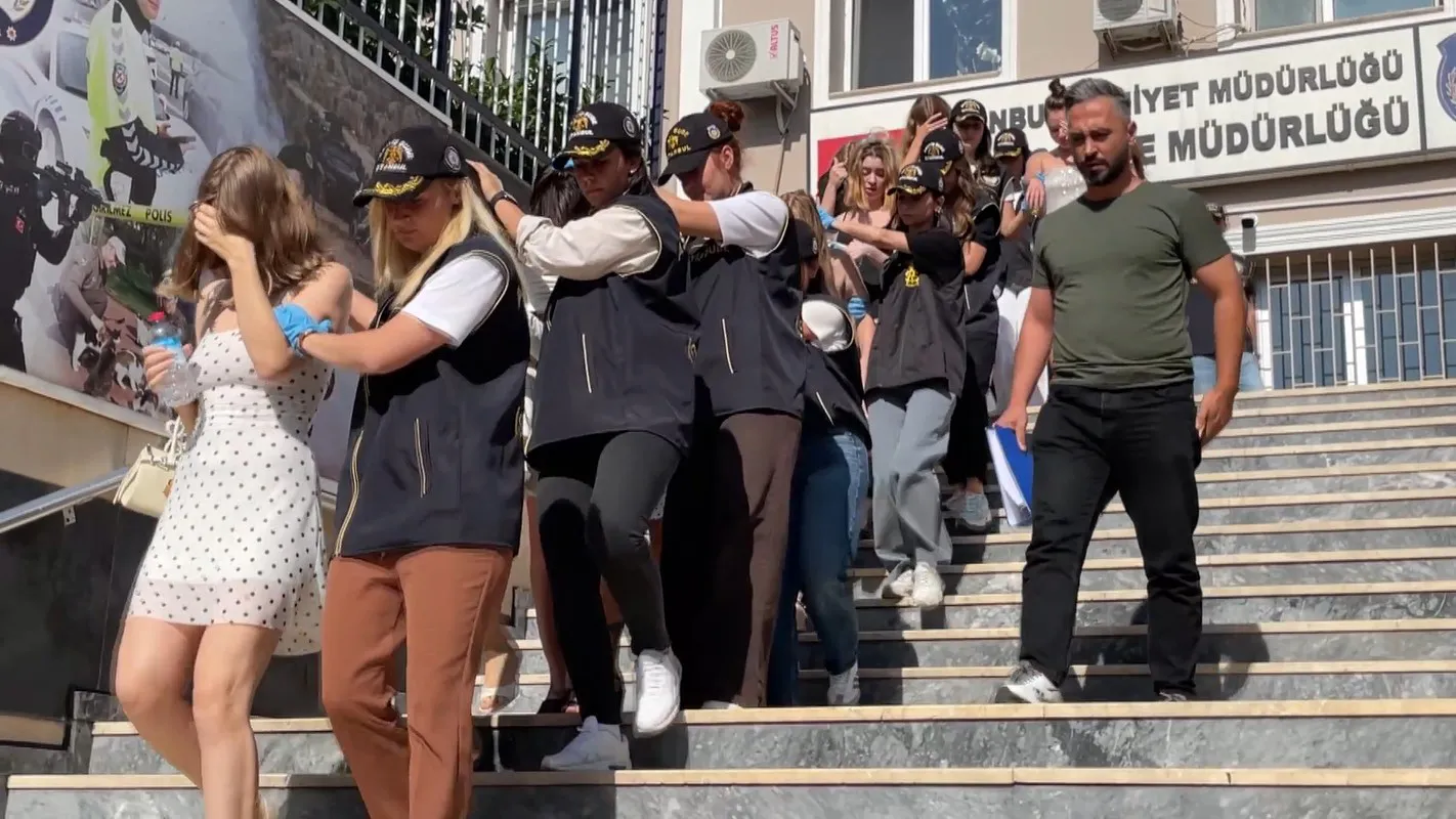 Şişli’deki eğlence mekanında kaçak işçi operasyonu