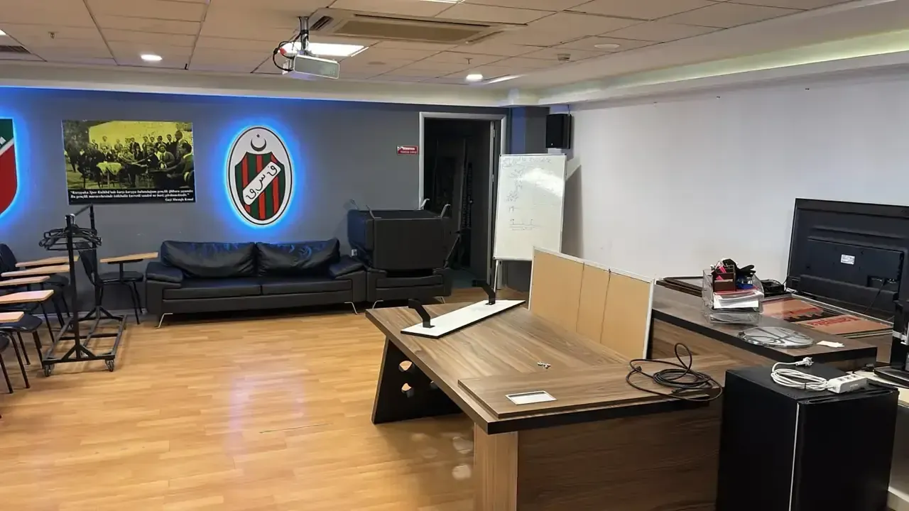 Karşıyaka Belediyesi ile kulüp arasında oda krizi büyüyor
