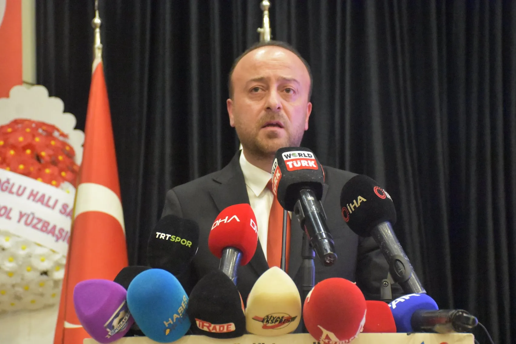Sivasspor yönetimi yeniden Burak Özçoban’a emanet
