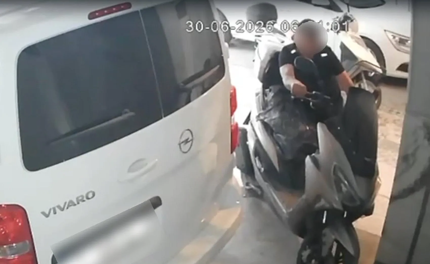 İzmir'de motosiklet hırsızına kamera engeli