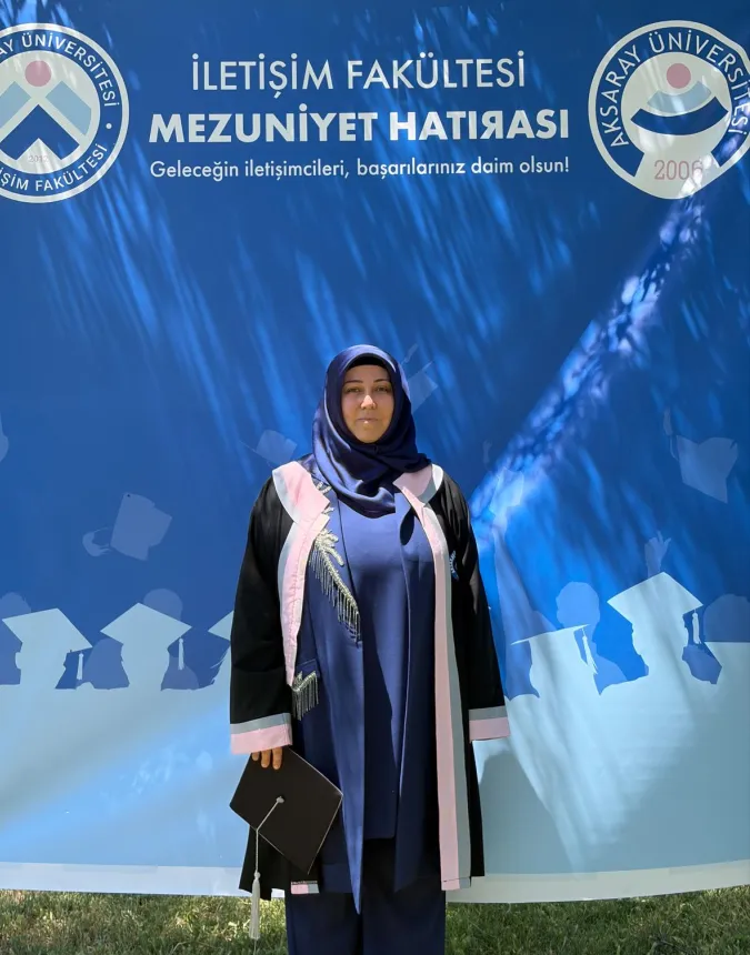 Üniversite hayalini 42 yaşında birincilikle taçlandırdı
