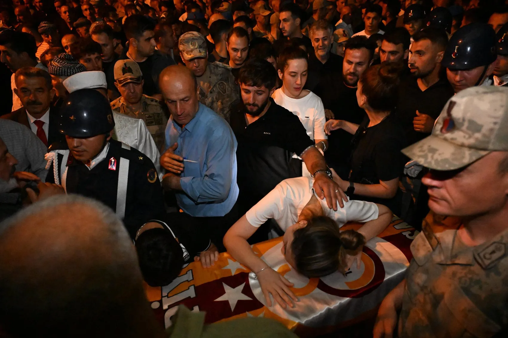26 yaşındaki uzman çavuş halı sahada hayatını kaybetti